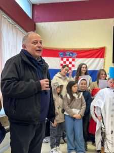 (FOTO) ODUŠEVLJENJE BOGATIM PROGRAMOM: U Saarbrückenu je održana božićna priredba (FOTO) ODUŠEVLJENJE BOGATIM PROGRAMOM: U Saarbrückenu je održana božićna priredba