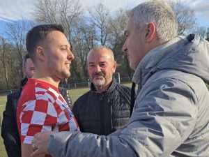 7 OD MOGUĆIH 9 BODOVA: Tri momčadi Croatije Frankfurt u 3 utakmice osvojili 7 bodova 7 OD MOGUĆIH 9 BODOVA: Tri momčadi Croatije Frankfurt u 3 utakmice osvojili 7 bodova