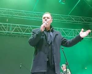 ZAKLADA ANA RUKAVINA: Tradicionalna humanitarna akcija i koncert 'Želim život' na Trgu bana Jelačića Danijel Banić na pozornici tijekom koncerta "Želim život" /Foto: Fenix (Sandra Graf)