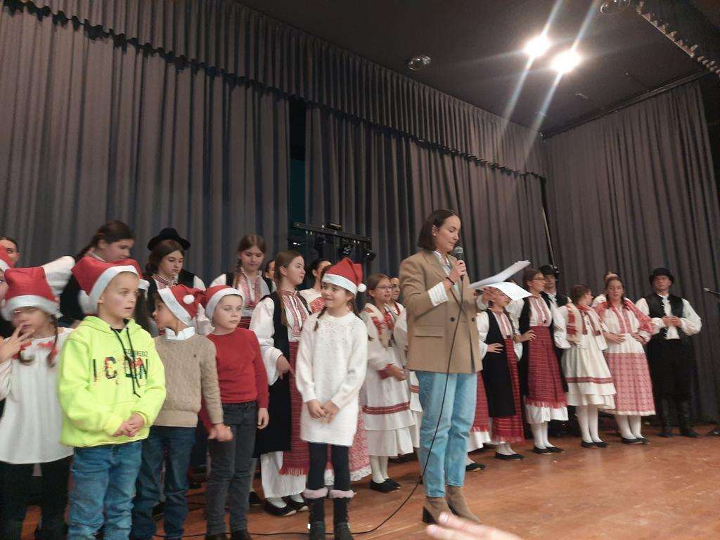 PROSLAVA SVETOG NIKOLE U MAINZU: Bila je to večer ponosa, radosti i zajedništva Hrvata Proslava sv. Nikole u HKZ Mainz / Foto: Fenix (MD)