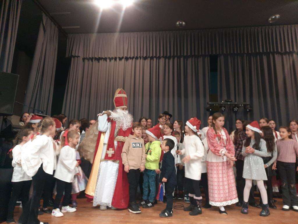 PROSLAVA SVETOG NIKOLE U MAINZU: Bila je to večer ponosa, radosti i zajedništva Hrvata Proslava sv. Nikole u HKZ Mainz / Foto: Fenix (MD)