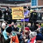 (FOTO) AMSTERDAM: Uhićeno 190 prosvjednika tijekom blokade na autocesti (FOTO) AMSTERDAM: Uhićeno 190 prosvjednika tijekom blokade na autocesti
