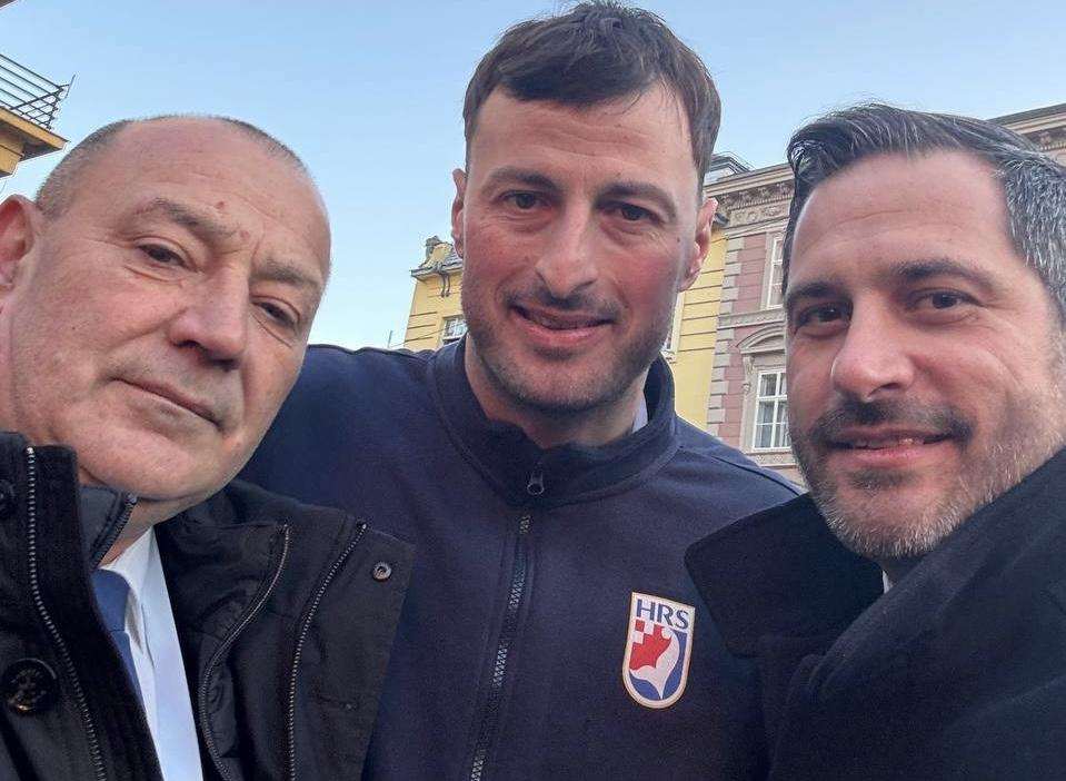 Ministri Tomo Medved i Tonči Glavina sa Domagojem Duvnjakom / Foto: HDZ