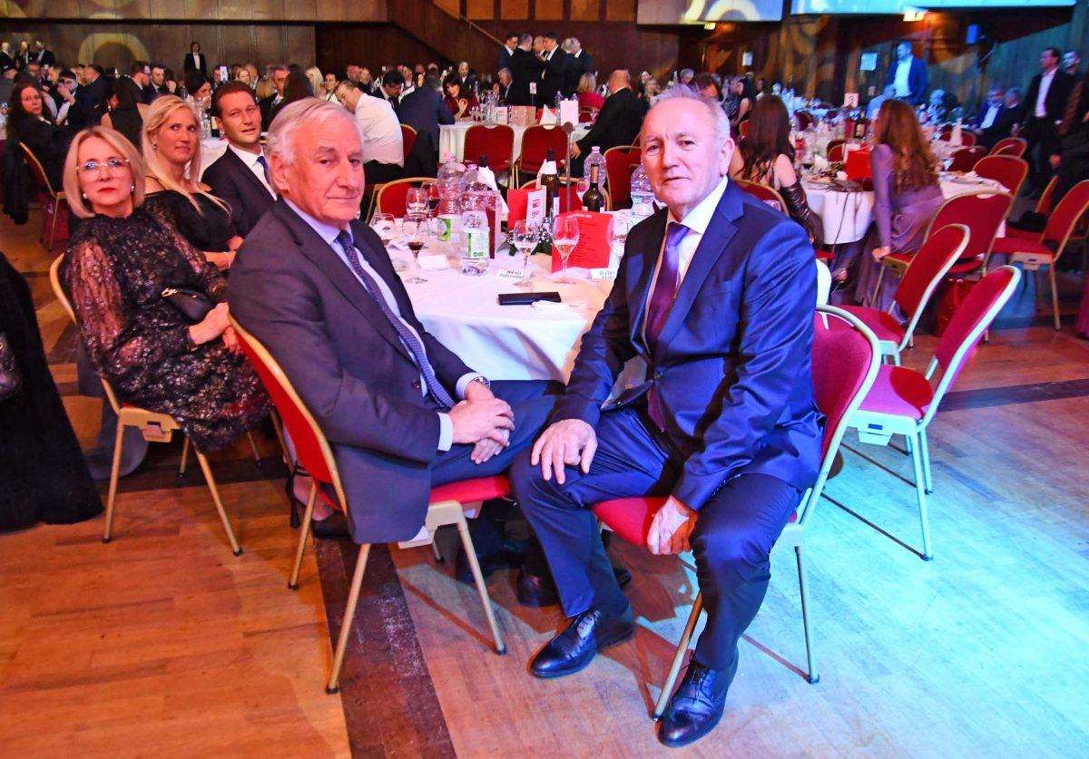 „VEČERNJAKOVA DOMOVNICA“ NEMA GRANICA- Dobitnici poručuju: Gdje god stignemo, pričamo o našoj Hrvatskoj! „VEČERNJAKOVA DOMOVNICA“ NEMA GRANICA- Dobitnici poručuju: Gdje god stignemo, pričamo o našoj Hrvatskoj!