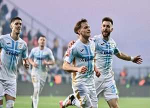 "POTOP" HAJDUKA U "JADRANSKOM DERBIJU": Rijeka s 3:0 savladala Hajduk i preuzela vrh ljestvice Radost igrača Rijeke nakon pogotka / Foto: Hina