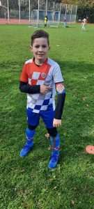 U-10 FC CROATIA MÜNCHEN: "Croatijo volim tvoje boje, ne bi iz te da me Bayern zove" U-10 FC CROATIA MÜNCHEN: "Croatijo volim tvoje boje, ne bi iz te da me Bayern zove"