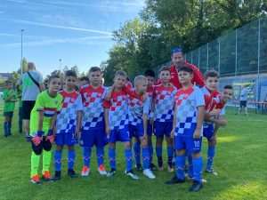 U-10 FC CROATIA MÜNCHEN: "Croatijo volim tvoje boje, ne bi iz te da me Bayern zove" U-10 momčad Croatije München / Foto: Fenix (SIM)