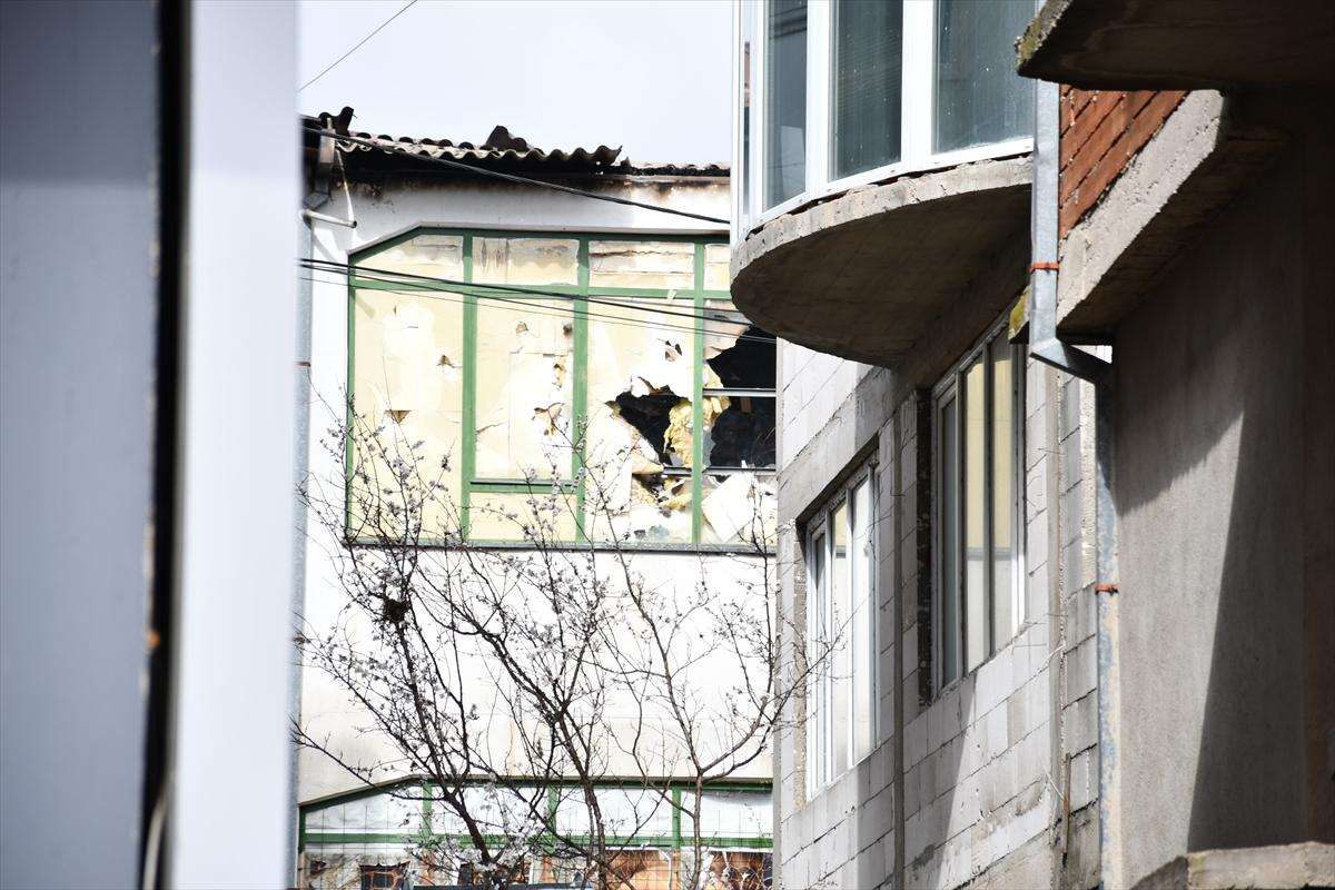Policija provodi očevid i istagu nakon požara u diskoteci/ Foto: Anadolu