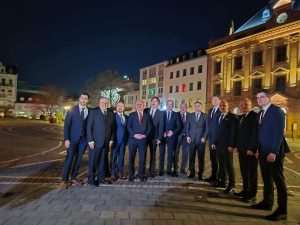 POČELA JE "VEČERNJAKOVA DOMOVNICA 2025": Pogledajte tko je sve stigao na svečanu dodjelu nagrada POČELA JE "VEČERNJAKOVA DOMOVNICA 2025": Pogledajte tko je sve stigao na svečanu dodjelu nagrada