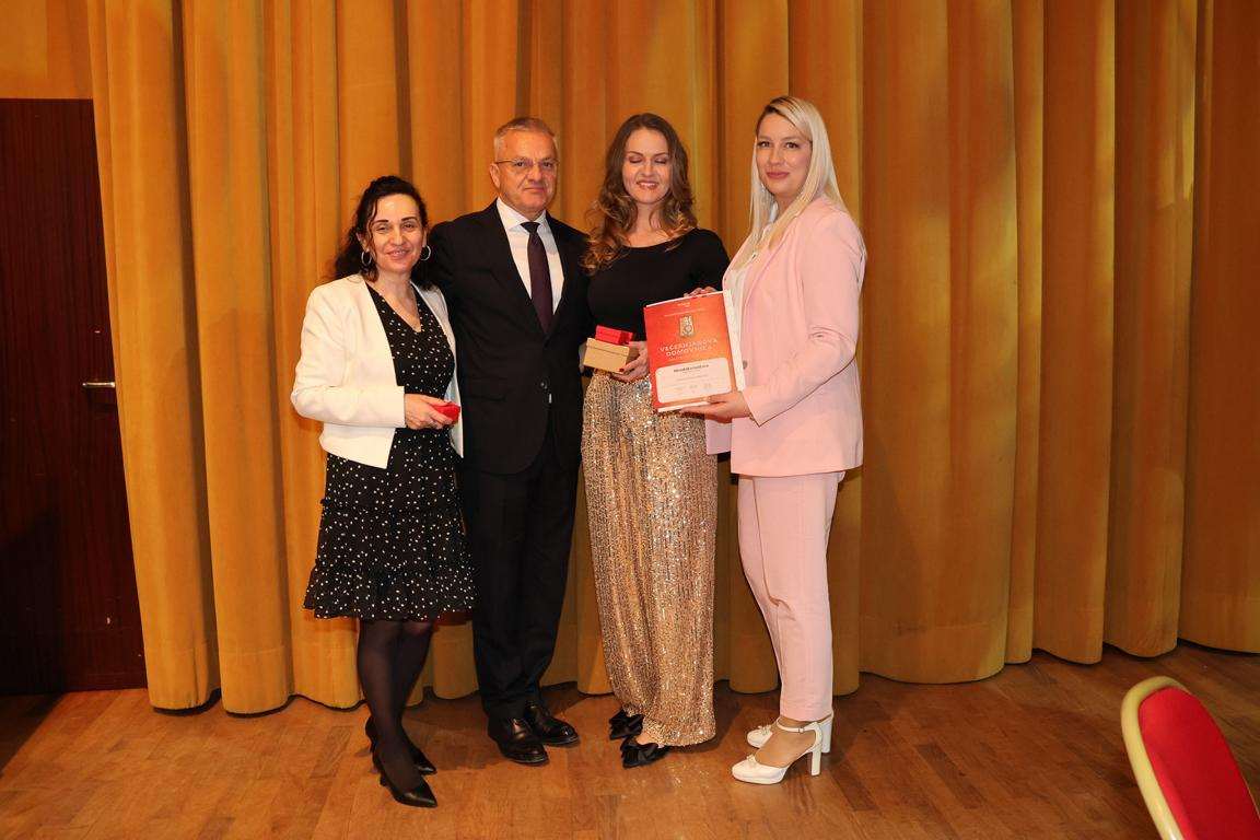„VEČERNJAKOVA DOMOVNICA“ NEMA GRANICA- Dobitnici poručuju: Gdje god stignemo, pričamo o našoj Hrvatskoj! Večernjakova domovnica 2025. / Foto: Fenix (Jelena Trieb)
