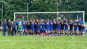 POLUFINALE IZMAKLO ZA 60 SEKUNDI: U-14 momčad Hrvata iz Njemačke odigrala 1:1 protiv Hajduka primivši pogodak u zadnjoj minuti utakmice Momčad Hrvata iz Njemačke pred prijateljsku utakmicu sa mmčadi Hrvata iz Australije / Foto: Fenix (N.Ć.)
