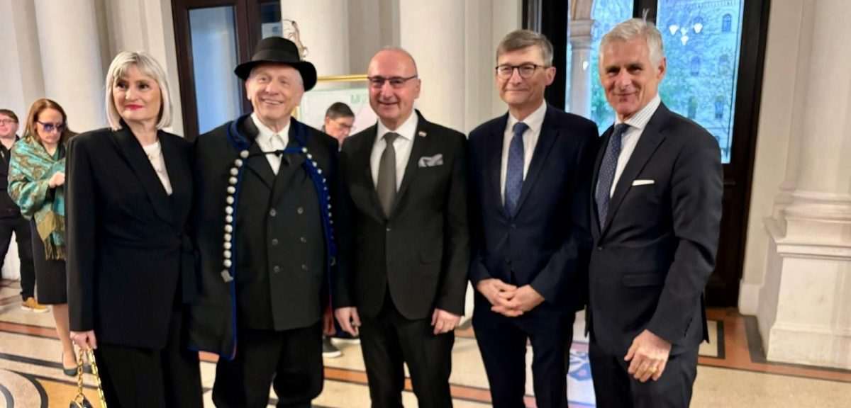 Gordan Grlić Radman je nazočio svečanom programu „Oganj gori – o prenošenju vatre“ / Foto: MVEP
