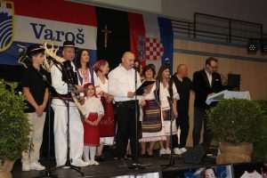 (FOTO) VEČER U KOJOJ SE SUSREĆE VJERA, TRADICIJA I NADA U BOLJE SUTRA: Oko tisuću ljudi na 8. Kotorvaroškoj večeri u Filderstadtu (FOTO) VEČER U KOJOJ SE SUSREĆE VJERA, TRADICIJA I NADA U BOLJE SUTRA: Oko tisuću ljudi na 8. Kotorvaroškoj večeri u Filderstadtu