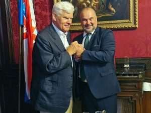 VEČER UMJETNOSTI: Petru Tyranu uručena “Večernjakova domovnica” u Beču Veleposlanik Glunčić i Brogyanyi