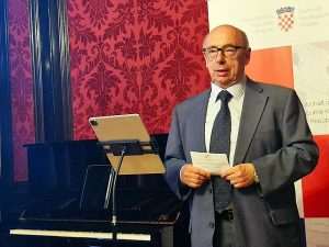 VEČER UMJETNOSTI: Petru Tyranu uručena “Večernjakova domovnica” u Beču S. Kus