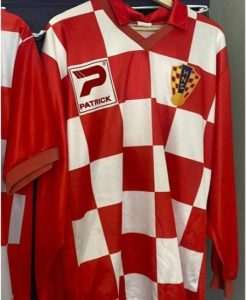 POVIJESNI DRES HRVATSKE REPREZENTACIJE: Godinama je „Vatrene“ odijevala tvrtka Patrick Čakovec POVIJESNI DRES HRVATSKE REPREZENTACIJE: Godinama je „Vatrene“ odijevala tvrtka Patrick Čakovec