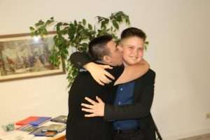 U NATJECANJU SUDJELOVAO I HRVAT: Proglašeni pobjednici 3. međunarodnog gastro natjecanja osoba s invaliditetom „Cupi's Spoon“ u Mainzu Natjecatelj Filip Tomić i mladi pijanist Josip Nikola Garić/ Foto: Fenix (MD)