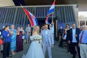 NJEMAČKA ADRESA, HRVATSKO SRCE: Hrvatska ljubavna priča Amalie i Ante-Mihaela Budimira okrunjena vjenčanjem u Zagrebu NJEMAČKA ADRESA, HRVATSKO SRCE: Hrvatska ljubavna priča Amalie i Ante-Mihaela Budimira okrunjena vjenčanjem u Zagrebu