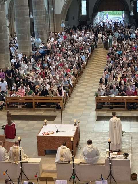 (FOTO) ANTUNOVO U MÜNCHENU: o. Frano Prcela potaknuo vjernike na obnovu nade i povjerenja u svakodnevnom životu Antunovo u Münchenu / Foto: Fenix (Dr. Andrej Brkić)