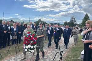 32. OBLJETNICA ZLOČINA NAD HRVATIMA BUGOJNA: Ministar Grlić Radman pozvao institucije BiH da rasvijetli zločine te identificiraju i kazne njihove počinitelje i nalogodavce 32. OBLJETNICA ZLOČINA NAD HRVATIMA BUGOJNA: Ministar Grlić Radman pozvao institucije BiH da rasvijetli zločine te identificiraju i kazne njihove počinitelje i nalogodavce