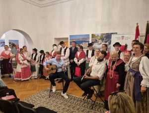 U POVODU 1100. OBLJETNICE HRVATSKOG KRALJEVSTVA: U Berlinu održana kulturna večer "To je moja zemlja - hrvatska prošlost, baština budućnosti" Kulturna večer u Berlinu/ Foto: Fenix (VRHB)
