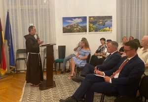 U POVODU 1100. OBLJETNICE HRVATSKOG KRALJEVSTVA: U Berlinu održana kulturna večer "To je moja zemlja - hrvatska prošlost, baština budućnosti" Kulturna večer u Berlinu/ Foto: Fenix (VRHB)