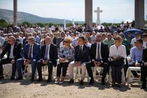 GROBLJE MIRA: 20.000 bijelih križeva – simbol žrtava, sjećanja i opomene