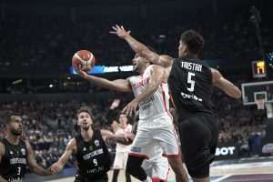 NJEMAČKA NAKON 32 GODINE NA VRHU EUROPE: U spektakularnom finalu Njemačka s 88:83 savladala Tursku i osvojila Eurobasket 2025. NJEMAČKA NAKON 32 GODINE NA VRHU EUROPE: U spektakularnom finalu Njemačka s 88:83 savladala Tursku i osvojila Eurobasket 2025.