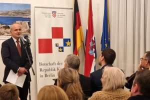 SVEČANO U BERLINU: Dojmljiva promocija autobiografskog romana Marijana Gubine „260 DANA“ SVEČANO U BERLINU: Dojmljiva promocija autobiografskog romana Marijana Gubine „260 DANA“