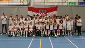 PEHAR ZAVRŠIO U MÜNCHENU: Na U12 turniru hrvatskog zajedništva Croatia Cup - Oslo 2025. nastupili mladi nogometaši iz Norveške, Njemačke i Švedske PEHAR ZAVRŠIO U MÜNCHENU: Na U12 turniru hrvatskog zajedništva Croatia Cup - Oslo 2025. nastupili mladi nogometaši iz Norveške, Njemačke i Švedske
