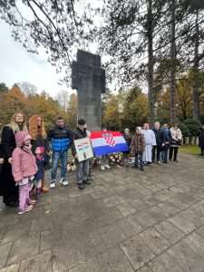 DAN SJEĆANJA: Učitelji hrvatske nastave u Hamburgu organizirali okupljanje u spomen na sve poginule i nestale hrvatske branitelje
