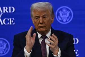 TRUMP: "Velika sila" SAD-a ide prema Iranu, rat u Ukrajini bliži se kraju TRUMP: "Velika sila" SAD-a ide prema Iranu, rat u Ukrajini bliži se kraju