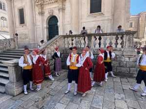 SRIJEDA U DUBROVNIKU: Mnogi su se pitali što to rade članovi Linđa SRIJEDA U DUBROVNIKU: Mnogi su se pitali što to rade članovi Linđa