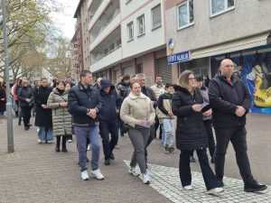 VELIKI PETAK U MAINZU: Hrvati u procesiji kroz grad i dirljiva izvedba Anne-Marije Galić VELIKI PETAK U MAINZU: Hrvati u procesiji kroz grad i dirljiva izvedba Anne-Marije Galić