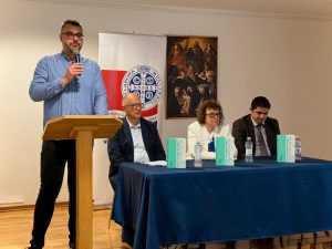 HU BENEDIKT: Na 35. obljetnicu povijesnog referenduma u Splitu predstavljena knjiga dr. Stipe Kljaića o rusko-ukrajinskom ratu Predstavljanje knjige / Foto: HU Benedikt