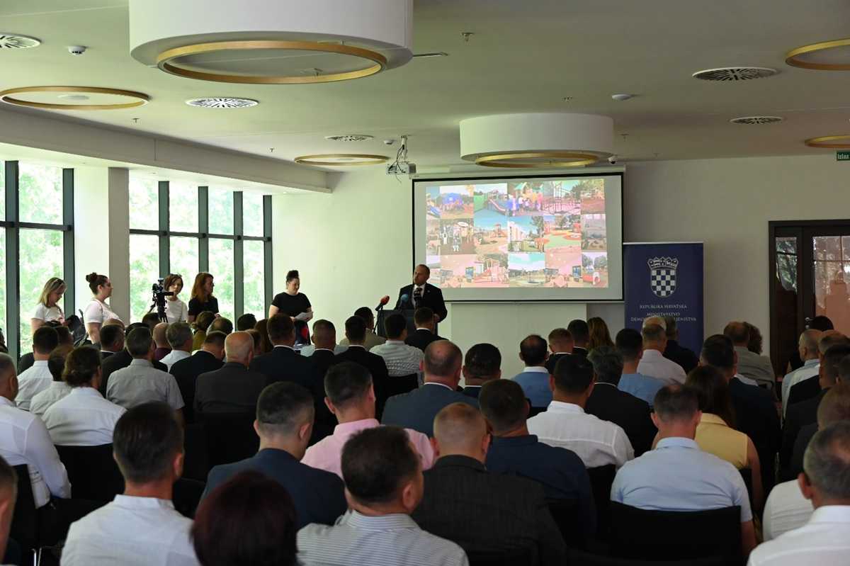 Dodijeljeni ugovori za vrtiće i igrališta / Foto: MDU