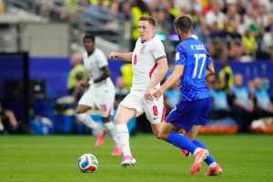 SLAVLJE ENGLEZA: Vatreni pali u drugom poluvremenu, Livaković spašavao od većeg poraza SLAVLJE ENGLEZA: Vatreni pali u drugom poluvremenu, Livaković spašavao od većeg poraza