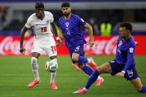 SLAVLJE ENGLEZA: Vatreni pali u drugom poluvremenu, Livaković spašavao od većeg poraza SLAVLJE ENGLEZA: Vatreni pali u drugom poluvremenu, Livaković spašavao od većeg poraza