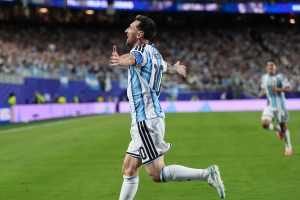 ARGENTINA PREGAZILA ALŽIR: Messi s 3 pogotka ispisao povijest
