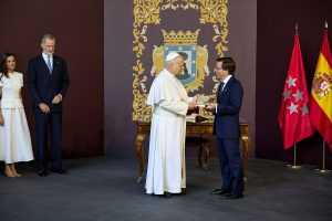 MADRID: Papa Lav XIV. okupio 1,2 milijuna ljudi i poslao oštru poruku protiv zidova i mržnje MADRID: Papa Lav XIV. okupio 1,2 milijuna ljudi i poslao oštru poruku protiv zidova i mržnje