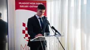 MLADI POVRATNICI IZ CIJELOG SVIJETA POSLALI PORUKU: Hrvatska nije samo mjesto povratka, nego i mjesto novih prilika Susret mladih hrvatskih povratnika / Foto: Udruga Mladi za Domovinu