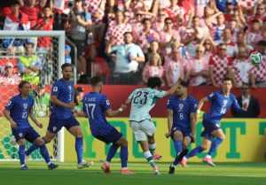 HRVATSKA IDE DOMA: Portugal uz čudne sudačke odluke s 2:1 savladao Vatrene HRVATSKA IDE DOMA: Portugal uz čudne sudačke odluke s 2:1 savladao Vatrene