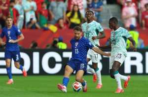 HRVATSKA IDE DOMA: Portugal uz čudne sudačke odluke s 2:1 savladao Vatrene HRVATSKA IDE DOMA: Portugal uz čudne sudačke odluke s 2:1 savladao Vatrene
