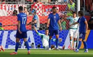 HRVATSKA IDE DOMA: Portugal uz čudne sudačke odluke s 2:1 savladao Vatrene HRVATSKA IDE DOMA: Portugal uz čudne sudačke odluke s 2:1 savladao Vatrene