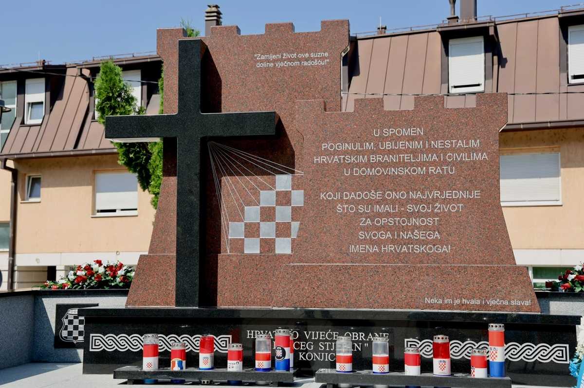 Spomenik hrvatskim braniteljima u Konjicu