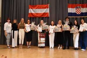 BOGATSTVO HRVATSKE KULTURE I BAŠTINE: Održan 17. Hrvatski dječji festival Gornje Austrije BOGATSTVO HRVATSKE KULTURE I BAŠTINE: Održan 17. Hrvatski dječji festival Gornje Austrije