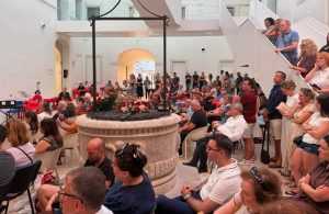DVIJE ISTINITE PRIČE DIRNULE ZADAR: Marijana Dokoza i Iva Blažić ispunile Providurovu palaču Promocija u Zadru / Foto: Arif Sitnica / Nera Šare