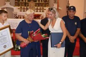 "SPI MIRNO, MIRO": Suze supruge bojnika Mire Barešića u Pakoštanima, Gotovina poručio: "Mladi će nastaviti graditi Hrvatsku" "SPI MIRNO, MIRO": Suze supruge bojnika Mire Barešića u Pakoštanima, Gotovina poručio: "Mladi će nastaviti graditi Hrvatsku"