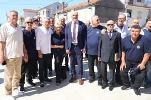 "SPI MIRNO, MIRO": Suze supruge bojnika Mire Barešića u Pakoštanima, Gotovina poručio: "Mladi će nastaviti graditi Hrvatsku" "SPI MIRNO, MIRO": Suze supruge bojnika Mire Barešića u Pakoštanima, Gotovina poručio: "Mladi će nastaviti graditi Hrvatsku"