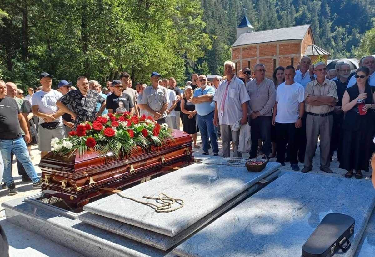 Posljednji ispraćaj Huseina Huse Smajića / Foto: Ivan Lozo